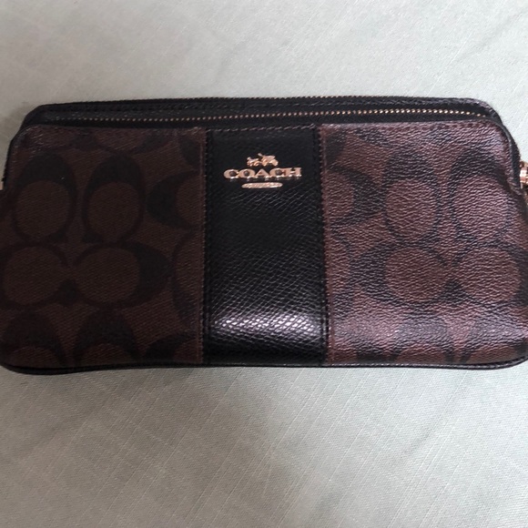 Coach - Picture 7 of 7